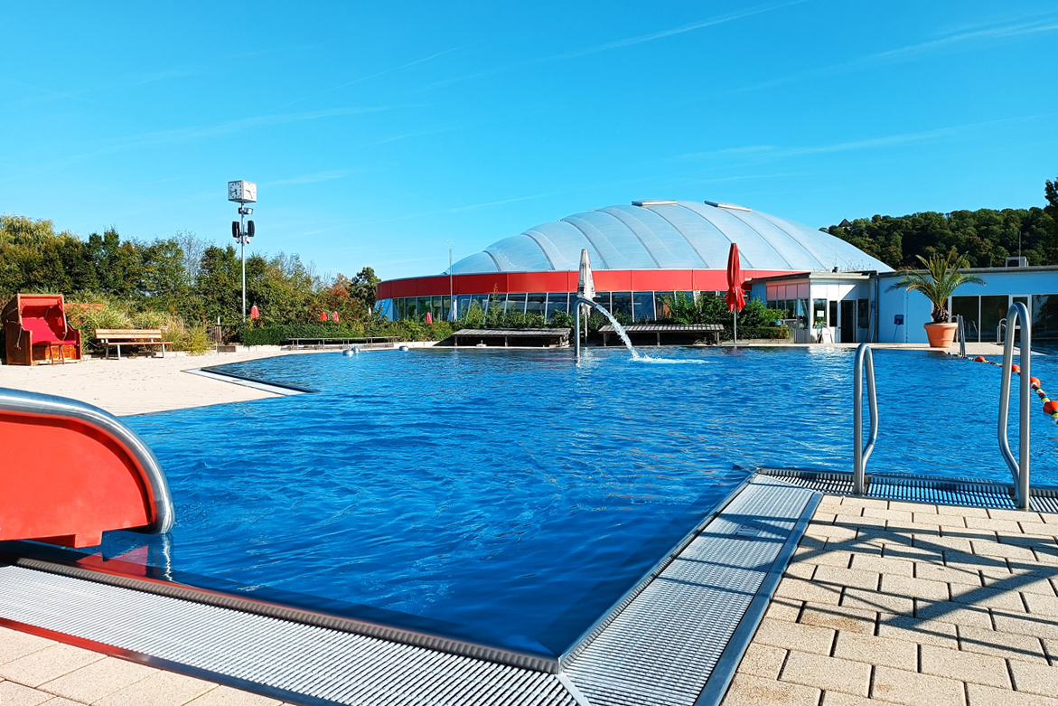 Becken &amp; Attraktionen - elypso Deggendorf – Baden, Sauna, Freibad ...